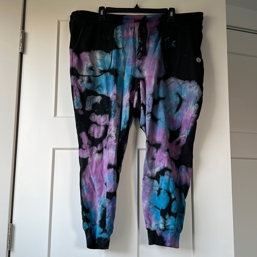 Torrid tie dye crop joggers